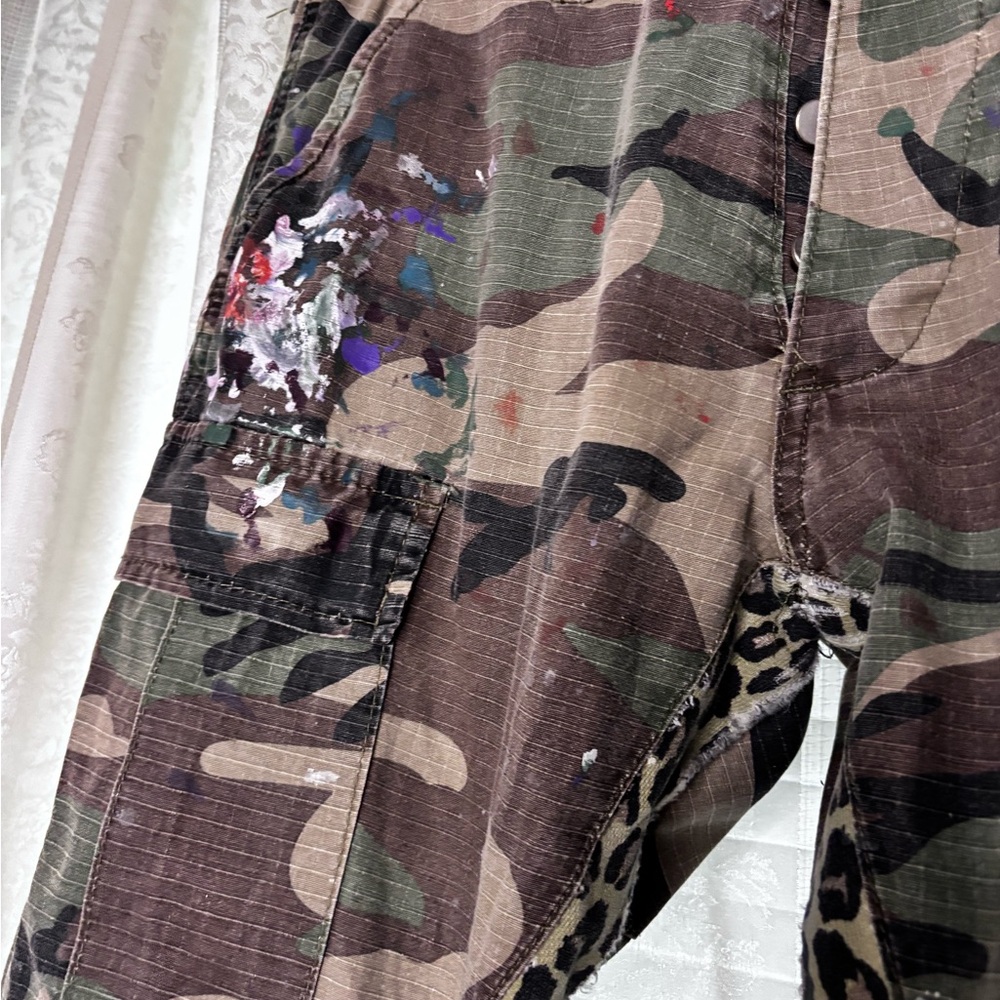 Men's Urban Camouflage Cargo Pants - Picture 4 of 10